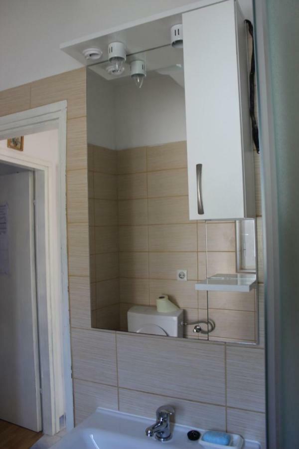 Apartmani Vinko Bol Exteriör bild