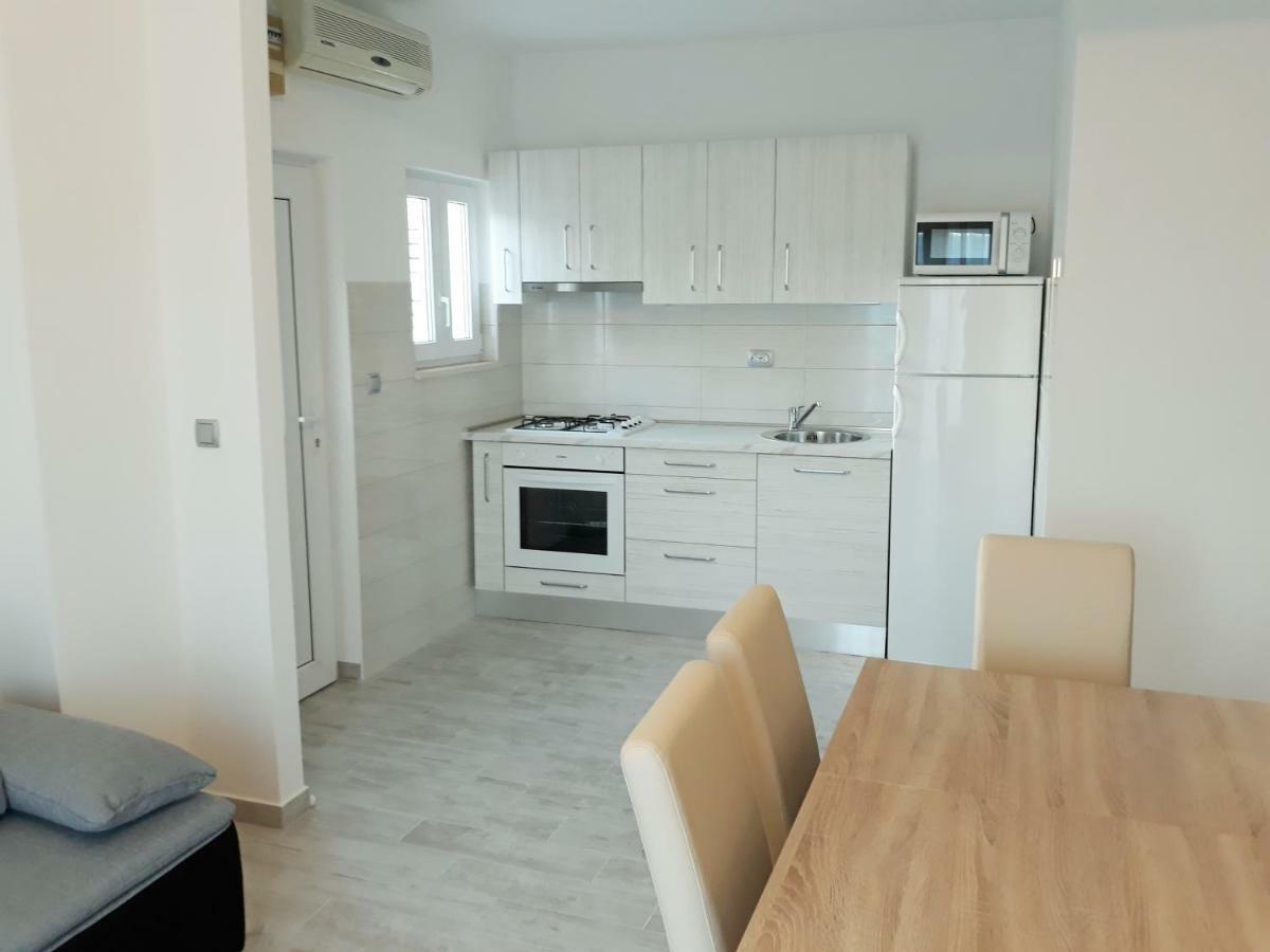 Apartmani Vinko Bol Exteriör bild