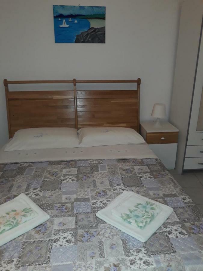 Apartmani Vinko Bol Exteriör bild