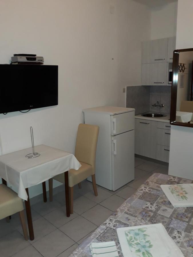 Apartmani Vinko Bol Exteriör bild